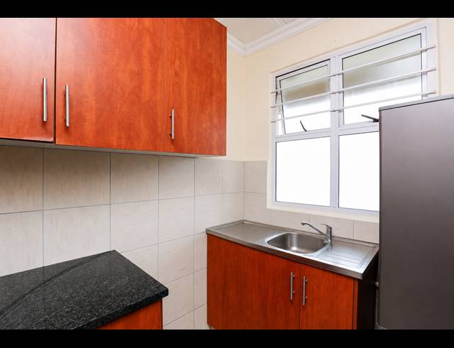 1.5 BEDROOM APARTMENT FOR SALE IN ESSENWOOD